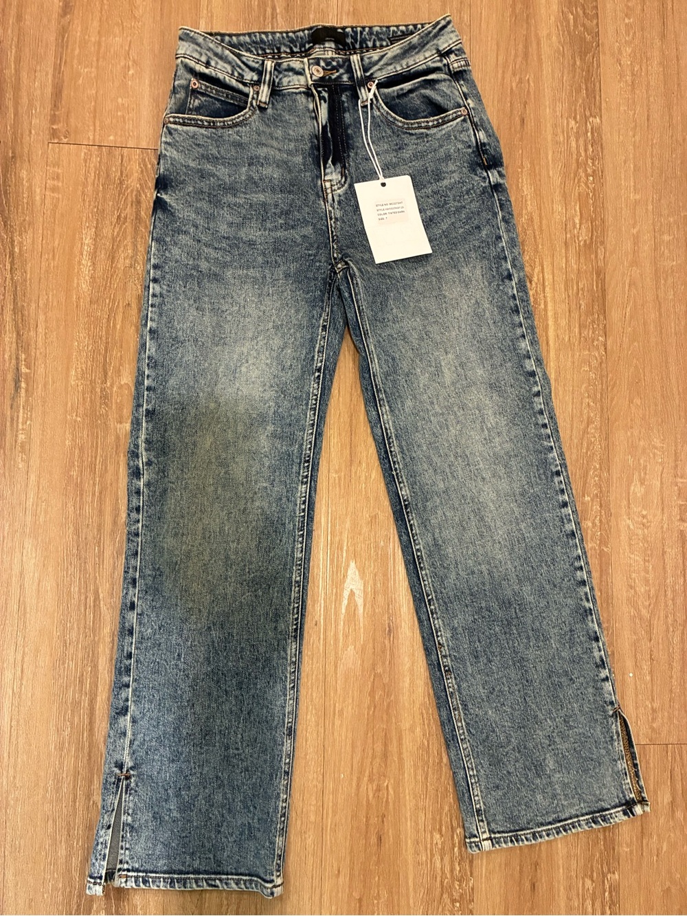 Women’s high rise Straight-Leg Jeans in Light wash Blue Denim